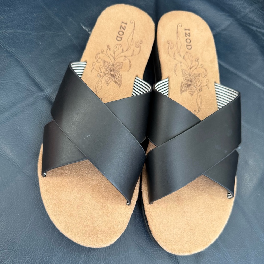 Izod Alyssa Women's Black and Tan strap Sandals size 9